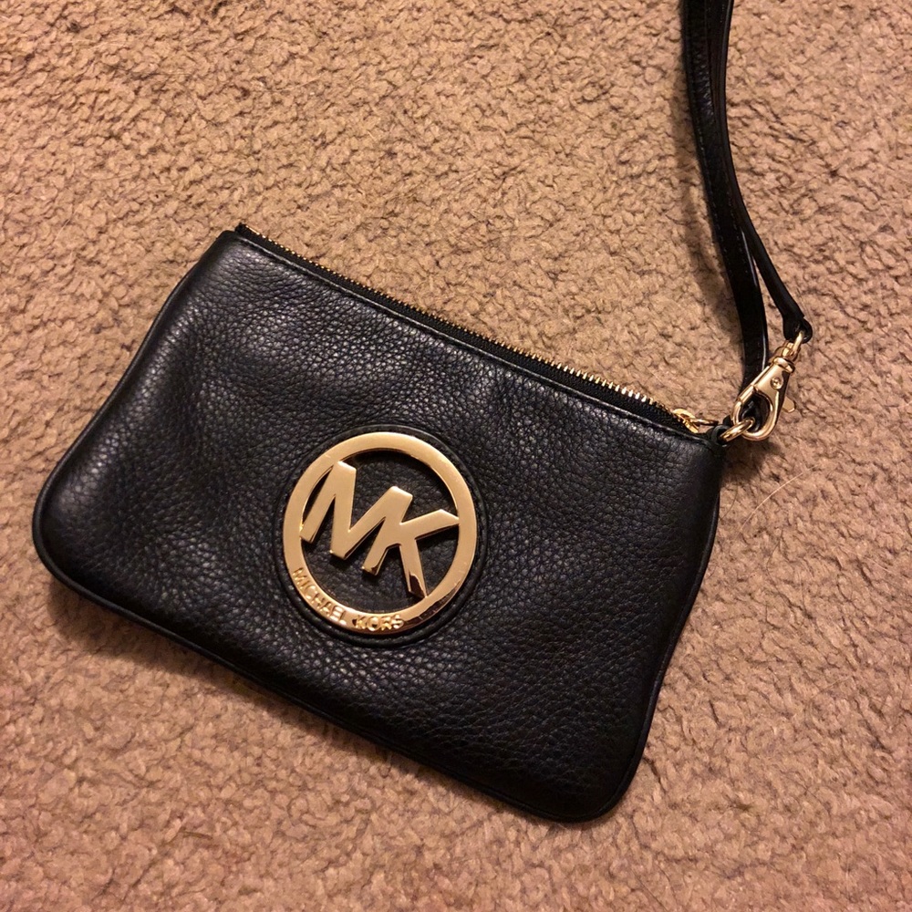 Michael kors clutch